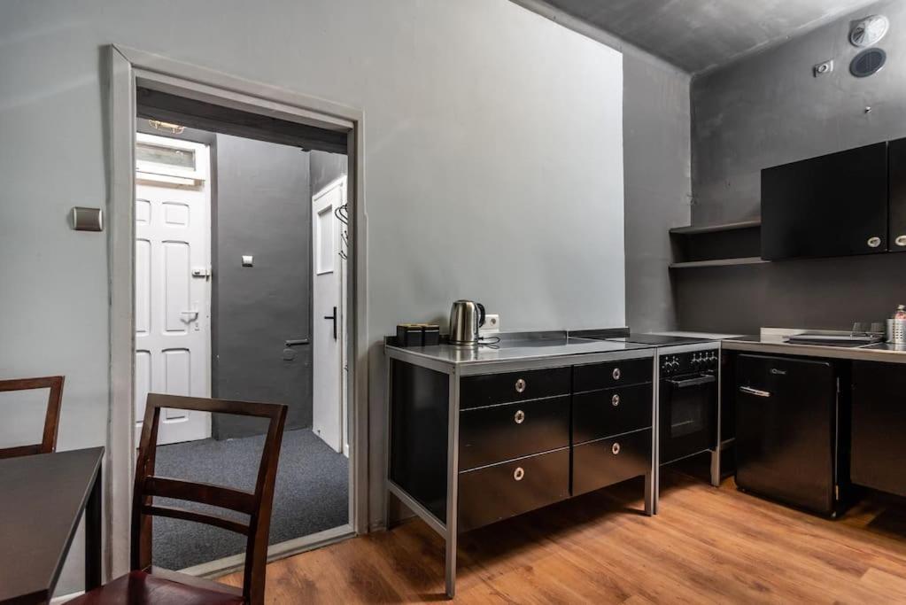 Industrial Apartment - Jewish Quarter By Upstairs Krakow Exterior photo
